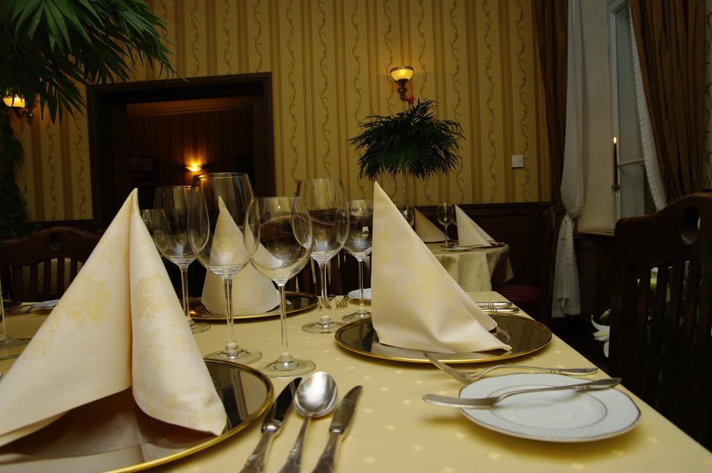 Pensjonat - Restauracja Zolty Domek Szczecinek Luaran gambar