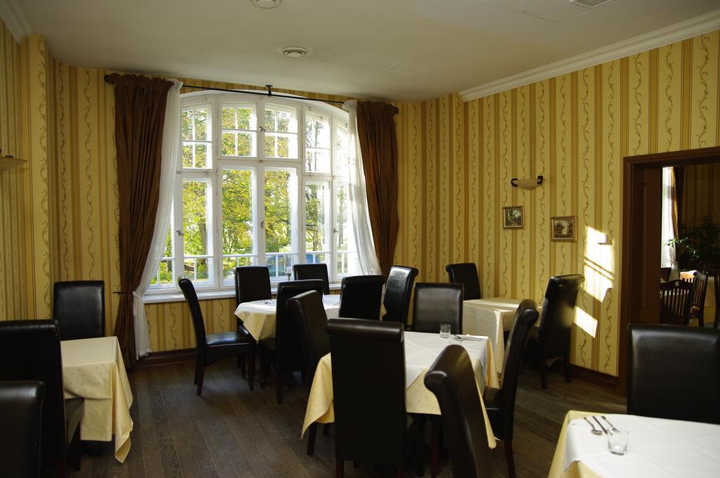 Pensjonat - Restauracja Zolty Domek Szczecinek Luaran gambar